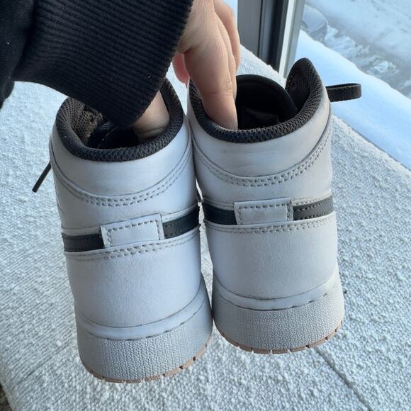 Nike Air Jordan 1 Mid GS Artic Orange Pink Size 5.5Y - Picture 2 of 11